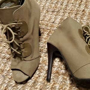 Elle 'Vaughn' Olive Lace Up Ankle